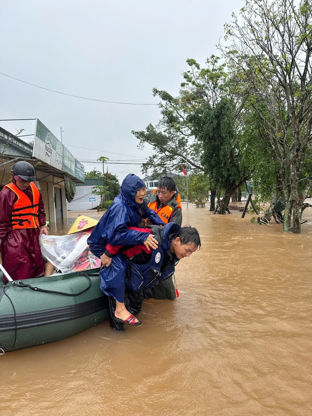 Hà Tĩnh: Hơn 18.400 học sinh vẫn chưa thể đi học trở lại do mưa lũ - Ảnh 3.