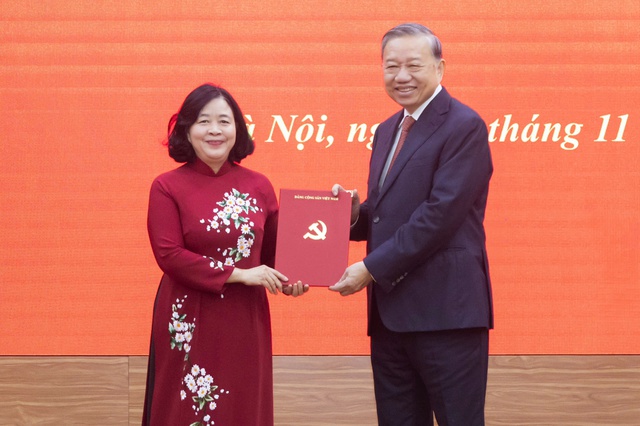 Bà Bùi Thị Minh Hoài giữ chức Bí thư Đảng ủy MTTQ, các đoàn thể Trung ương - Ảnh 1.