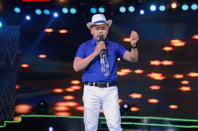 Á Quân Tân Nguyễn gây xúc động trong đêm nhạc “Người Mang Tâm Sự” - Ảnh 3.