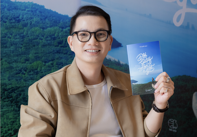 “Đôi giày mòn gót” – người hướng dẫn viên kể chuyện nghề - Ảnh 1.