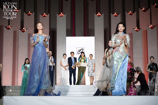 BST "Khí hiện sinh" của NTK Quỳnh Paris trở thành biểu tượng tiên phong trong thời trang - Ảnh 1.