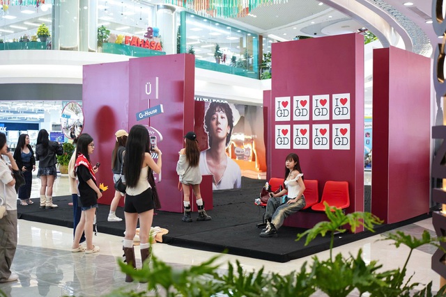 Fan đổ về Ocean City check in G-DRAGON 2025 WORLD TOUR [Übermensch] IN HANOI, chờ concert lịch sử - Ảnh 7.