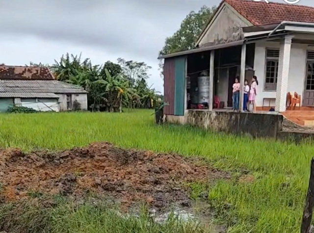 Đã rõ nguyên nhân vụ nổ kinh hoàng giữa ruộng lúa Quảng Trị - Ảnh 1.