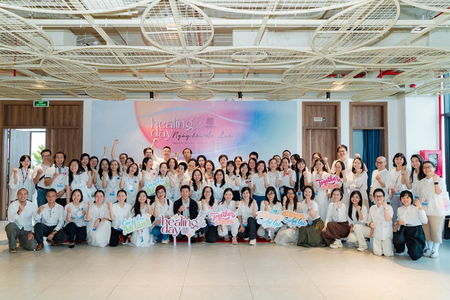 Người trẻ đi chữa lành - Ảnh 1.