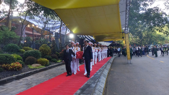 Truy điệu, an táng nhiều hài cốt liệt sĩ được tìm thấy trong Hang Tám Cô - Ảnh 6.