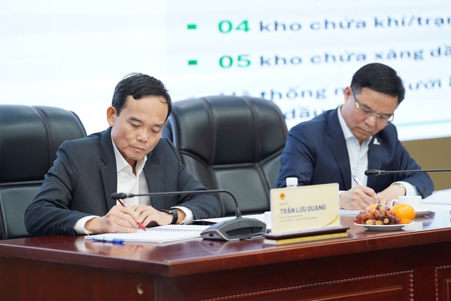 Lãnh đạo TP HCM làm việc với Tập đoàn Petrovietnam về hợp tác chiến lượ - Ảnh 3. Lãnh đạo TP HCM làm việc với Tập đoàn Petrovietnam về hợp tác chiến lượ - Ảnh 3.