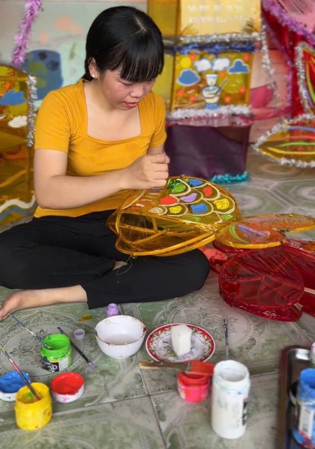 Nghề thổi hồn vào ánh sáng - Ảnh 1.