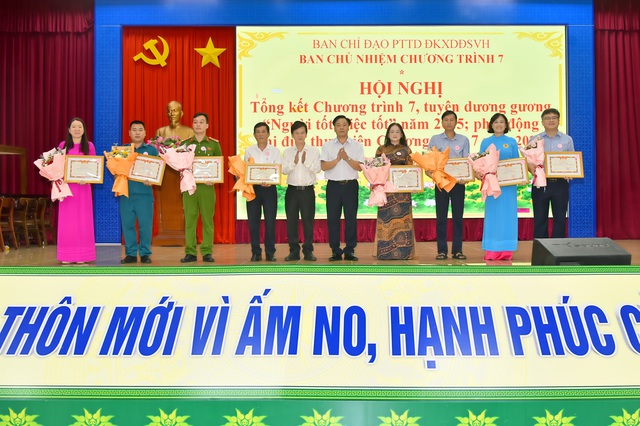 Tuyên dương 29 gương Người tốt , việc tốt tại xã Dầu Giây , Đồng Nai - Ảnh 6. Tuyên dương 29 gương Người tốt , việc tốt tại xã Dầu Giây , Đồng Nai - Ảnh 6.