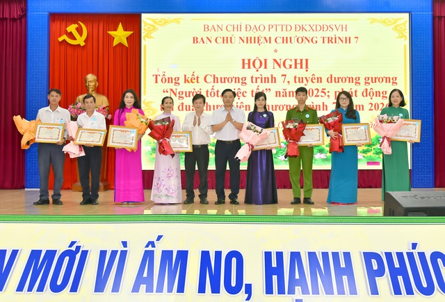 Tuyên dương 29 gương Người tốt , việc tốt tại xã Dầu Giây , Đồng Nai - Ảnh 1. Tuyên dương 29 gương Người tốt , việc tốt tại xã Dầu Giây , Đồng Nai - Ảnh 1.