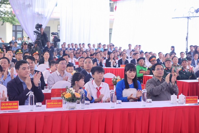 Thủ tướng: Coi xây dựng trường học như là một chiến dịch "Quang Trung thần tốc" - Ảnh 6.