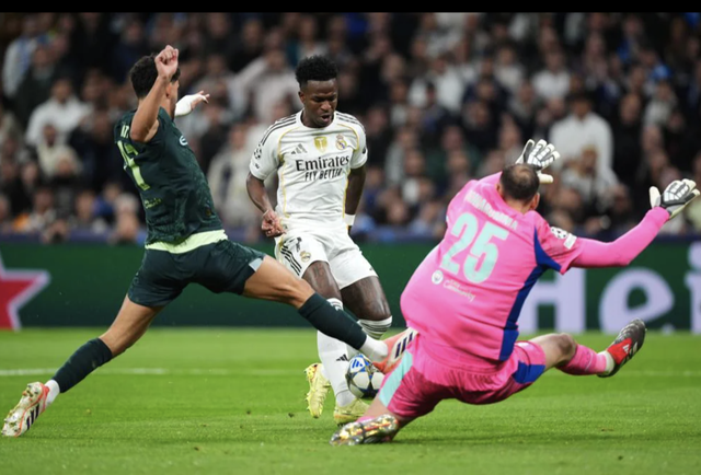Haaland chạm tay kỳ tích, Man City đánh sập pháo đài Real Madrid - Ảnh 2.