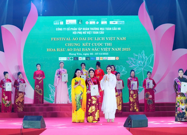 Hoa hậu nhân ái Đậu Hằng Nga ngồi “ghế nóng” Hoa hậu Áo dài Bản sắc Việt Nam 2025 - Ảnh 3.