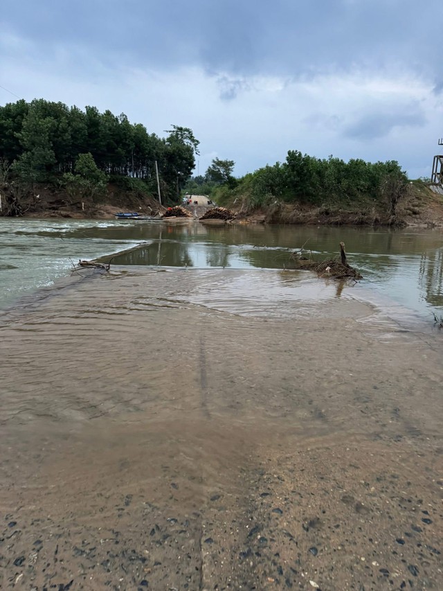 Đà Nẵng chi 18 tỉ đồng khắc phục ngầm Sông Tum bị lũ cuốn - Ảnh 10. Đà Nẵng chi 18 tỉ đồng khắc phục ngầm Sông Tum bị lũ cuốn - Ảnh 10.