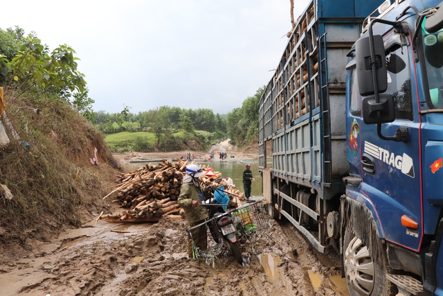 Đà Nẵng chi 18 tỉ đồng khắc phục ngầm Sông Tum bị lũ cuốn - Ảnh 3. Đà Nẵng chi 18 tỉ đồng khắc phục ngầm Sông Tum bị lũ cuốn - Ảnh 3.