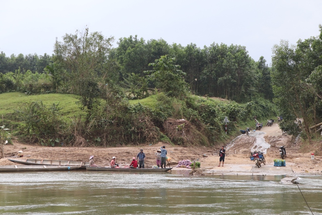 Đà Nẵng chi 18 tỉ đồng khắc phục ngầm Sông Tum bị lũ cuốn - Ảnh 4. Đà Nẵng chi 18 tỉ đồng khắc phục ngầm Sông Tum bị lũ cuốn - Ảnh 4.