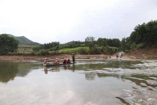 Đà Nẵng chi 18 tỉ đồng khắc phục ngầm Sông Tum bị lũ cuốn - Ảnh 5. Đà Nẵng chi 18 tỉ đồng khắc phục ngầm Sông Tum bị lũ cuốn - Ảnh 5.