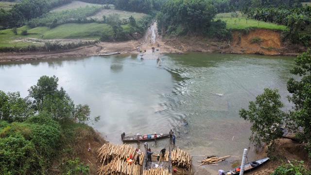 Đà Nẵng chi 18 tỉ đồng khắc phục ngầm Sông Tum bị lũ cuốn - Ảnh 2. Đà Nẵng chi 18 tỉ đồng khắc phục ngầm Sông Tum bị lũ cuốn - Ảnh 2.