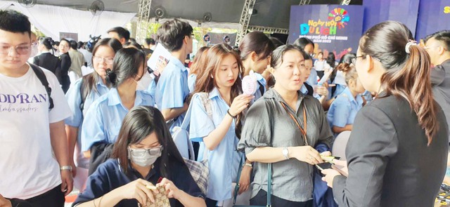 Bảo hiểm thất nghiệp: Điểm tựa an sinh dành cho người lao động - Ảnh 1. Bảo hiểm thất nghiệp: Điểm tựa an sinh dành cho người lao động - Ảnh 1.