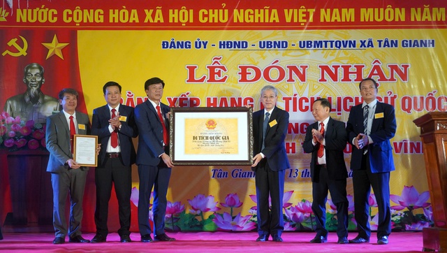 Điều chưa kể về ngôi đền Song Trung và mộ hai cha con công thần thời Hậu Lê ở Quảng Trị - Ảnh 1. Điều chưa kể về ngôi đền Song Trung và mộ hai cha con công thần thời Hậu Lê ở Quảng Trị - Ảnh 1.