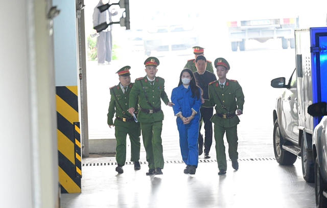 Cựu phó chánh án TAND Cấp cao tại Đà Nẵng Phạm Việt Cường hầu toà - Ảnh 1.