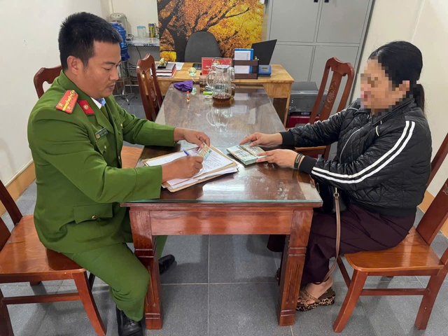 Nam thanh niên ở Quảng Trị trả lại 100 triệu đồng chuyển nhầm qua tài khoản - Ảnh 1.