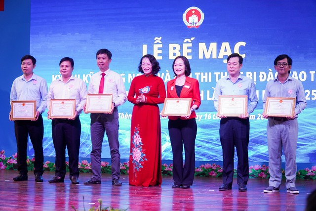 Trường CĐ Lý Tự Trọng "bội thu" ở Hội thi Thiết bị đào tạo tự làm - Ảnh 4.