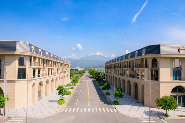 Gỡ vướng pháp lý Dragon City Park, SDN & Regal Group hoàn tất sổ đỏ bàn giao khách hàng - Ảnh 3.