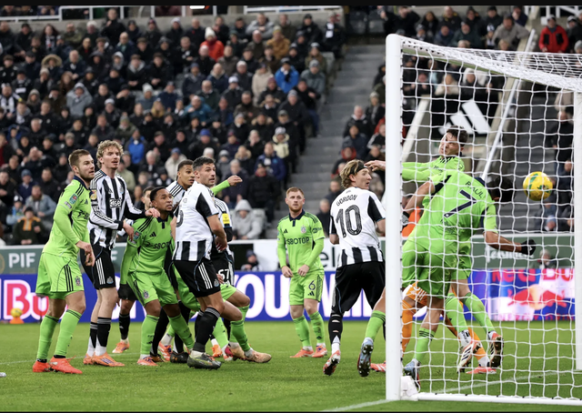 Nhẹ nhàng vượt ải Brentford, Man City thẳng tiến bán kết League Cup - Ảnh 6.