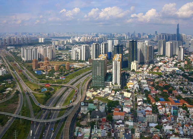 Lắng nghe người dân hiến kế: TP HCM: Đột phá quản trị cho siêu đô thị - Ảnh 1.