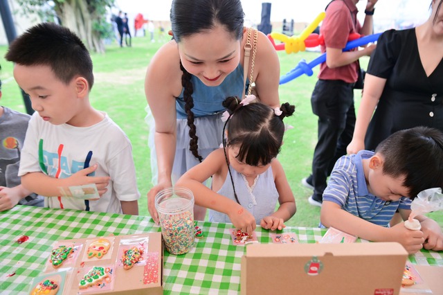 Lễ hội giáng sinh lần đầu ở  Dinh độc lập  - Ảnh 4.