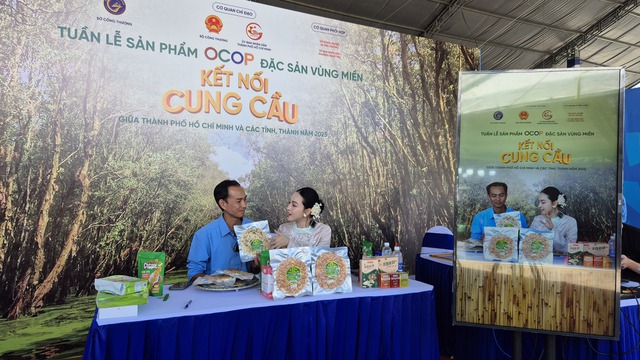 Tuần lễ sản phẩm OCOP đặc sản v&ugrave;ng miền tại TP HCM ch&agrave;o đ&oacute;n Tết 2025 - Ảnh 13.