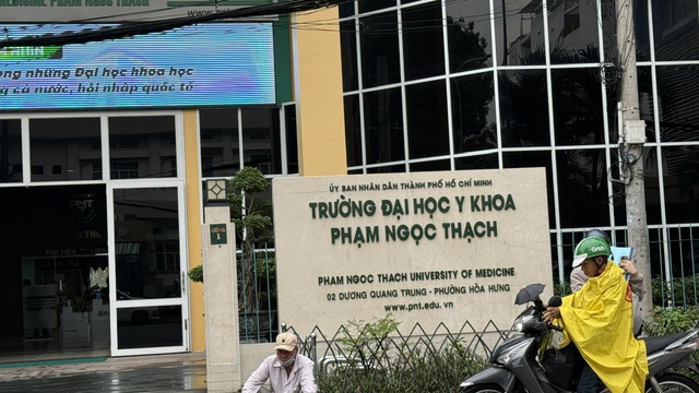 TP HCM yêu cầu rà soát tuyển sinh tiến sĩ Trường ĐH Y khoa Phạm Ngọc Thạch - Ảnh 1.