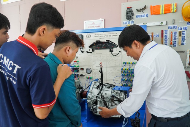 Bất ngờ với số lượng học viên trung cấp chọn học văn hóa - Ảnh 2.