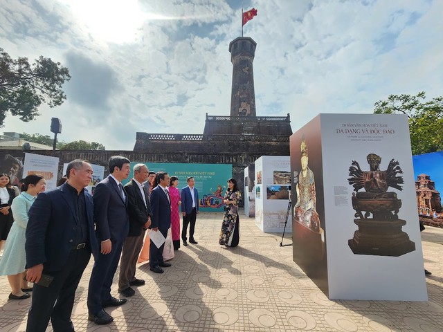 Trưng b&agrave;y Di sản văn h&oacute;a Việt Nam tại Ho&agrave;ng Th&agrave;nh Thăng Long - Ảnh 2.