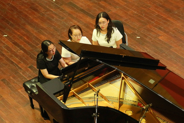 United Family Concert 2025: Âm nhạc cổ điển thăng hoa và giá trị nhân văn tại Nhạc viện TP HCM - Ảnh 3.