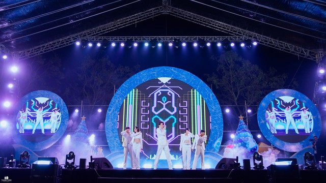 Âm nhạc kết nối cộng đồng trong đêm Giáng sinh ở ROX Living Aquamarine Diễn Châu - Ảnh 8.