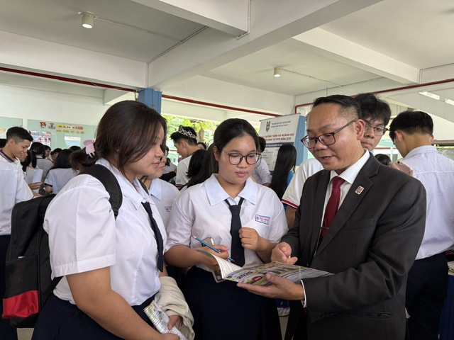 Trường ĐH Ngân hàng TPHCM mở 4 ngành mới - Ảnh 1.