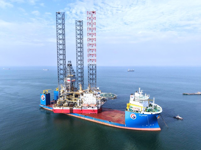 Giàn khoan PV DRILLING IX về đến Vũng Tàu sau khi vượt 12.855,6 hải lý - Ảnh 1.