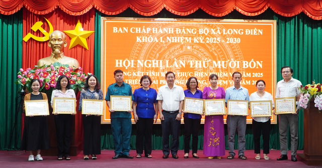 Phó Bí thư Thành ủy TPHCM Văn Thị Bạch Tuyết: cán bộ không tự mãn, không chủ quan - Ảnh 1.