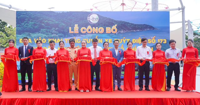 Lễ ký kết hợp tác chiến lược toàn diện giữa Kim Long Motor Huế & Tập đoàn Côn Đảo - Ảnh 2.