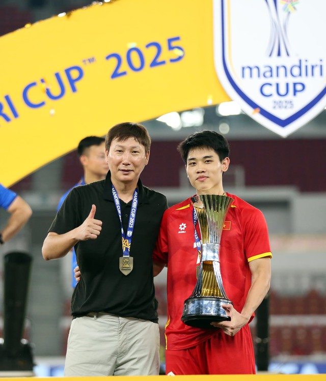 Nguyễn Đình Bắc tặng toàn bộ tiền thưởng làm từ thiện - Ảnh 1.
