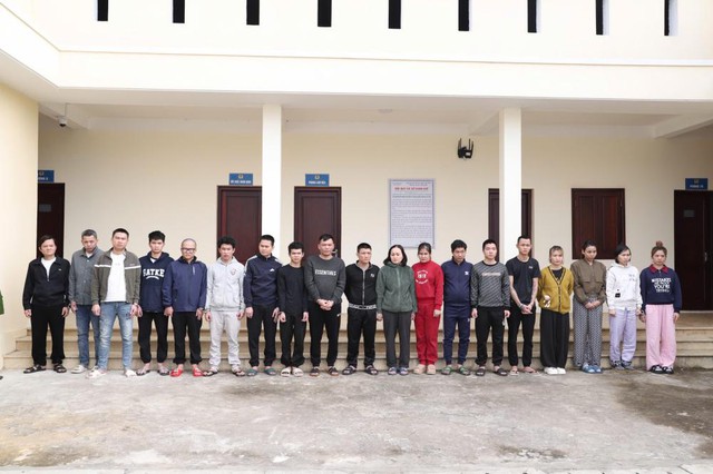 Triệt phá đường dây lừa đảo xuyên quốc gia do người Việt Nam cầm đầu - Ảnh 1.