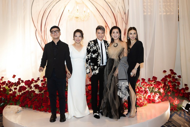 MC Nguyễn Cao Kỳ Duyên bay về Việt Nam dự đám cưới Đoàn Minh Tài- Sunny Đan Ngọc - Ảnh 3.