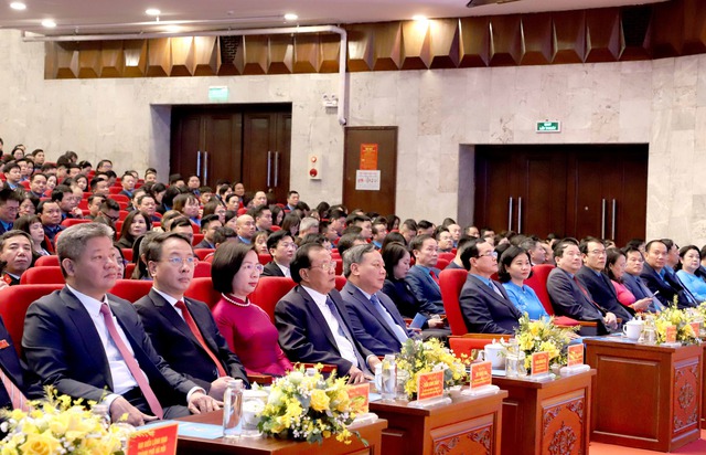 Ông Nguyễn Văn Thắng tái cử chức Chủ tịch LĐLĐ thành phố Hà Nội - Ảnh 2.