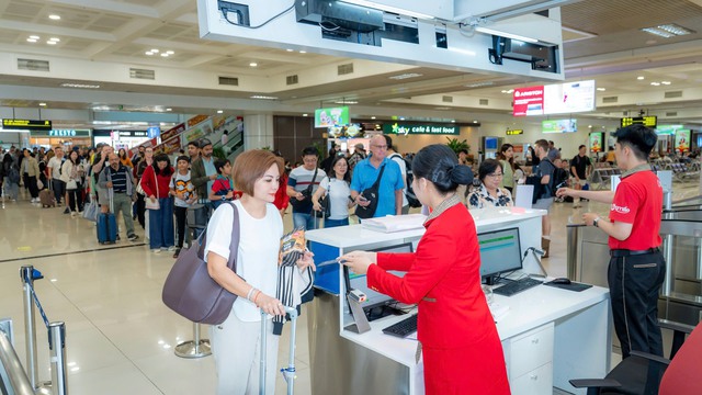 S&acirc;n bay Nội B&agrave;i đ&oacute;n hơn 110 . 000 Kh&aacute;ch cuối năm , th&uacute;c đẩy kinh tế du lịch - Ảnh 6.