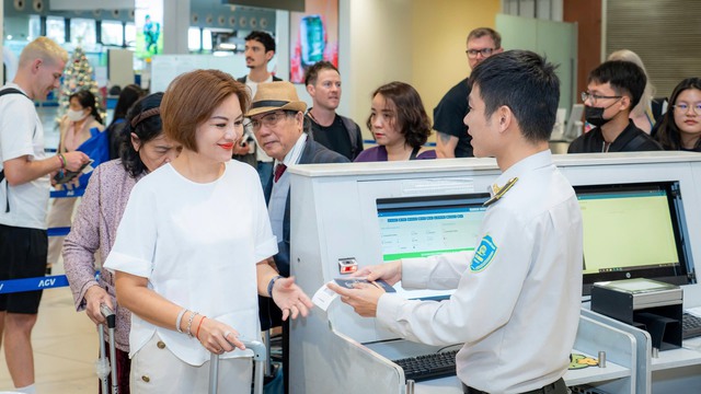 S&acirc;n bay Nội B&agrave;i đ&oacute;n hơn 110 . 000 Kh&aacute;ch cuối năm , th&uacute;c đẩy kinh tế du lịch - Ảnh 5.