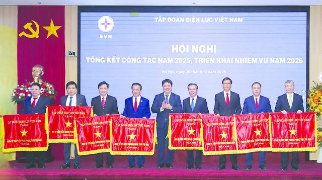 EVN tăng tốc, tạo đà cho năm bản lề 2026 - Ảnh 1.