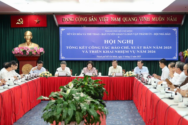 Ban Thường vụ Thành ủy TPHCM: Tập trung phát triển đảng viên trong các cơ quan báo chí - Ảnh 1.