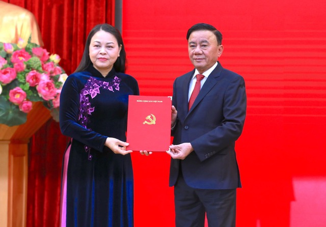 Bà Nguyễn Thị Thu Hà được bổ nhiệm Phó Chánh Văn phòng Thường trực Văn phòng Trung ương Đảng - Ảnh 1. Bà Nguyễn Thị Thu Hà được bổ nhiệm Phó Chánh Văn phòng Thường trực Văn phòng Trung ương Đảng - Ảnh 1.