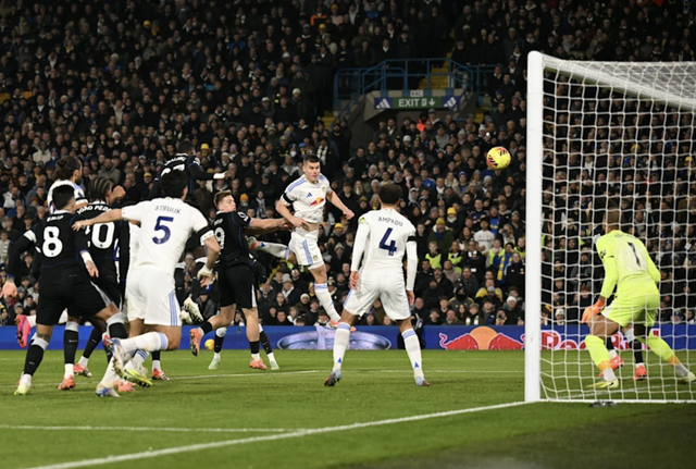Chelsea thua sốc tân binh Ngoại hạng, Leeds United mơ thoát hiểm - Ảnh 1.